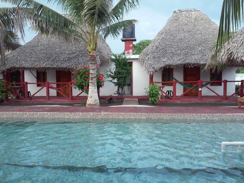 Bungalows Familiares Monterrico Exterior photo